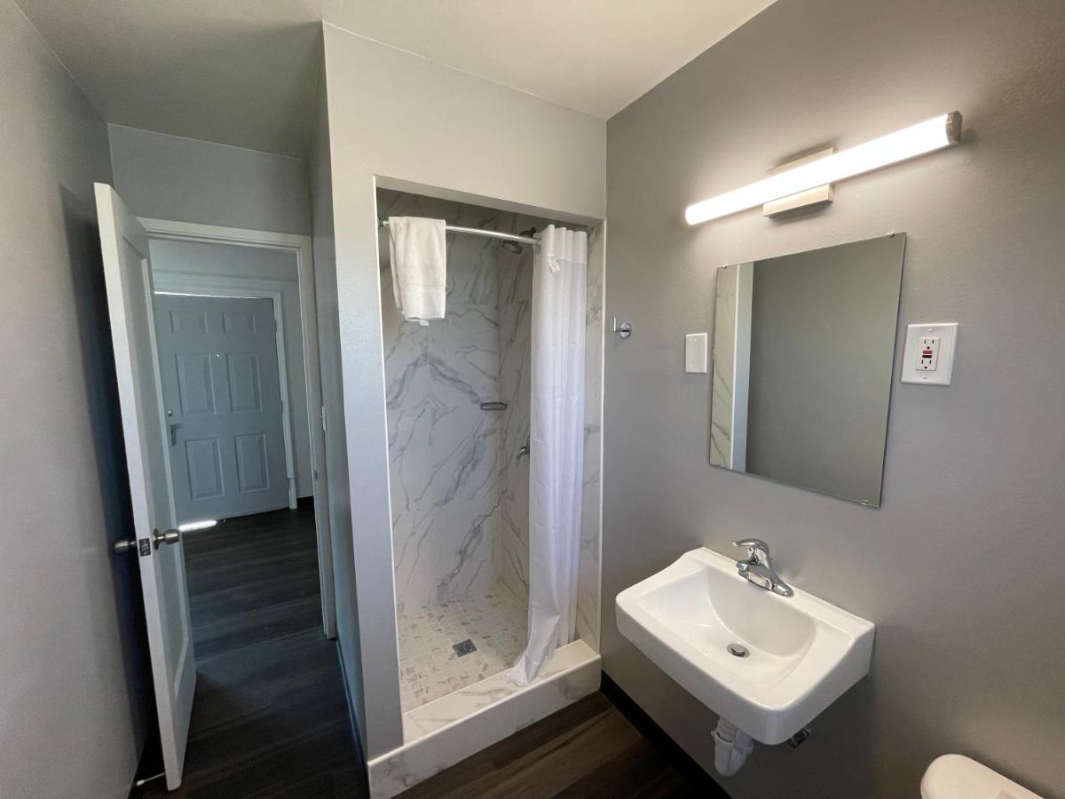 Holiday Motel Портленд Экстерьер фото