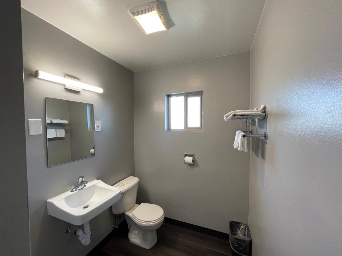 Holiday Motel Портленд Экстерьер фото